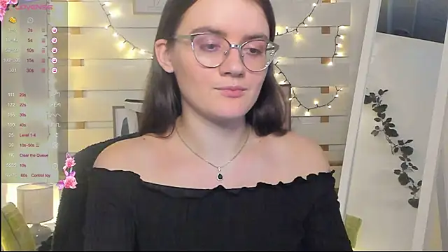 Josephine jo online show from November 23, 2025, 8:19 pm