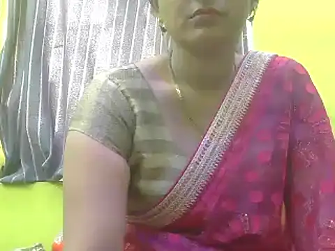 CUTYHINA 001 online show from December 14, 2024, 4:23 am