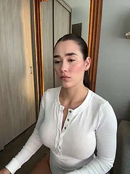 FridaKlein online show from October 8, 2025, 7:22 pm