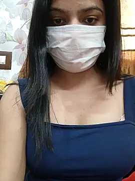 Snapshot of Myloveurvi chatting on March 11, 2025, 10:18 am Myloveurvi online show from March 11, 2025, 10:18 am