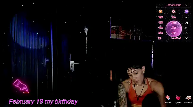 Snapshot of ZhoeStrong chatting on February 18, 2025, 12:06 pm ZhoeStrong online show from February 18, 2025, 12:06 pm