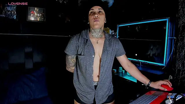 ZhoeStrong online show from April 10, 2026, 5:01 am