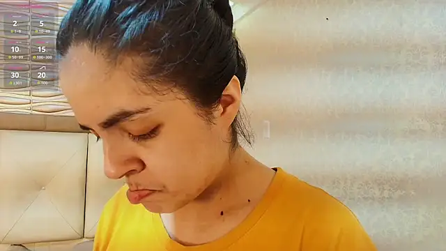 sofiaclauss online show from October 2, 2025, 8:27 pm