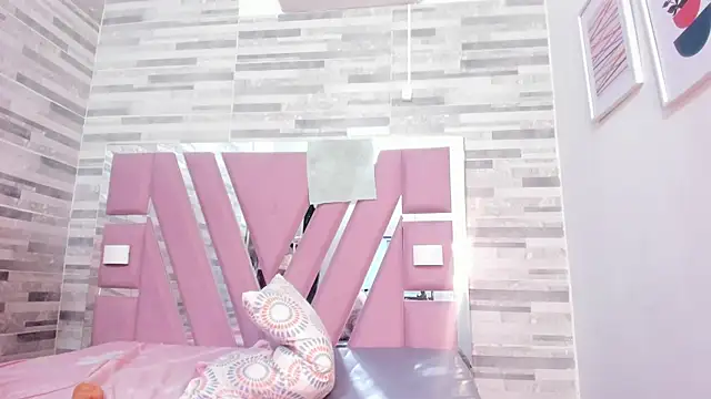 Snapshot of ebony_march chatting on December 13, 2024, 9:20 pm ebony march online show from December 13, 2024, 9:20 pm