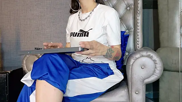 LusstCruella online show from October 19, 2025, 3:56 pm