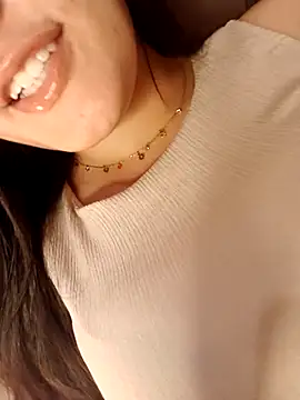 Snapshot of im_here- chatting on February 20, 2025, 11:43 pm im here- online show from February 20, 2025, 11:43 pm