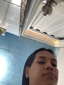 Snapshot of Emiily_Miller chatting on December 29, 2024, 5:44 pm Emiily Miller online show from December 29, 2024, 5:44 pm