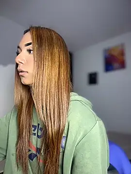 Snapshot of Nikol_Rang__ chatting on March 2, 2026, 6:15 pm Nikol Rang online show from March 2, 2026, 6:15 pm