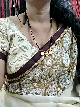 Snapshot of bhuvana555 chatting on September 11, 2025, 4:45 am bhuvana555 online show from September 11, 2025, 4:45 am