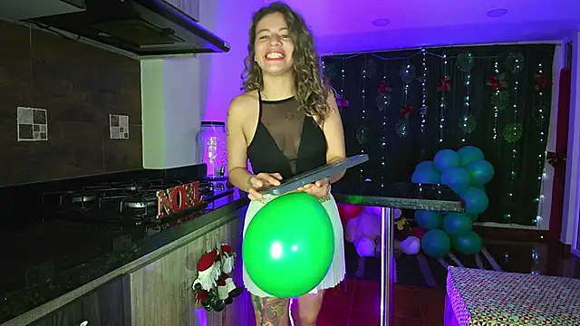 Snapshot of oriana_thomson2 chatting on December 27, 2024, 2:36 am oriana thomson2 online show from December 27, 2024, 2:36 am