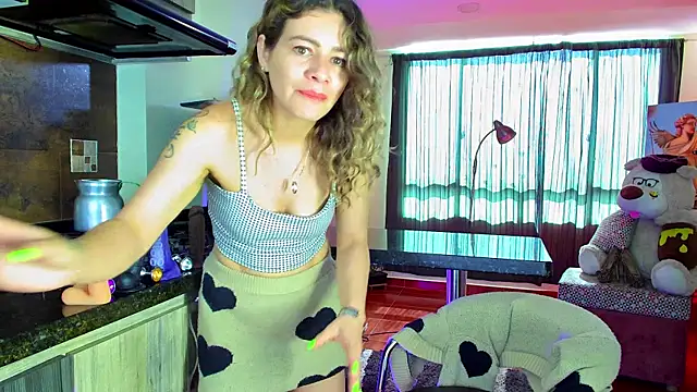 Snapshot of oriana_thomson2 chatting on January 21, 2025, 2:26 pm oriana thomson2 online show from January 21, 2025, 2:26 pm