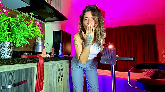 Snapshot of oriana_thomson2 chatting on January 27, 2025, 11:22 pm oriana thomson2 online show from January 27, 2025, 11:22 pm