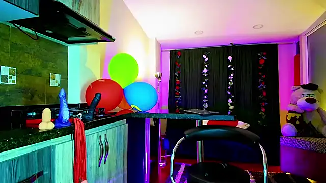 Snapshot of oriana_thomson2 chatting on February 4, 2025, 12:08 am oriana thomson2 online show from February 4, 2025, 12:08 am