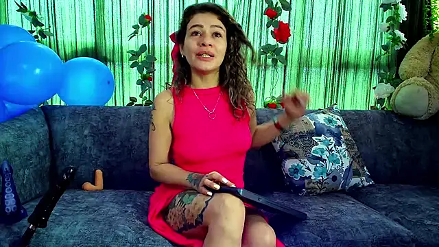 Snapshot of oriana_thomson2 chatting on February 20, 2025, 2:57 pm oriana thomson2 online show from February 20, 2025, 2:57 pm