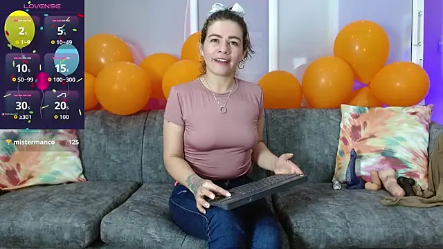 Snapshot of oriana_thomson2 chatting on September 27, 2025, 5:23 am oriana thomson2 online show from September 27, 2025, 5:23 am