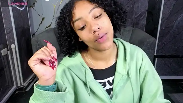 Violeth b online show from November 1, 2025, 12:51 pm