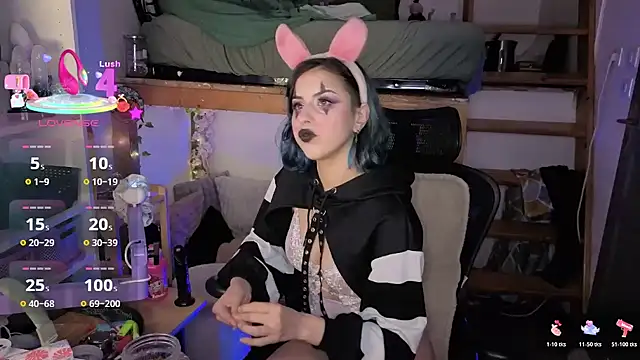 LisandreLaVenale online show from April 4, 2026, 9:34 pm