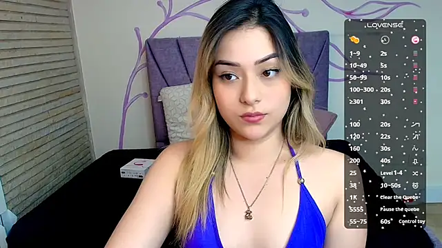 Snapshot of DahliaMoore chatting on December 6, 2024, 3:33 pm DahliaMoore online show from December 6, 2024, 3:33 pm