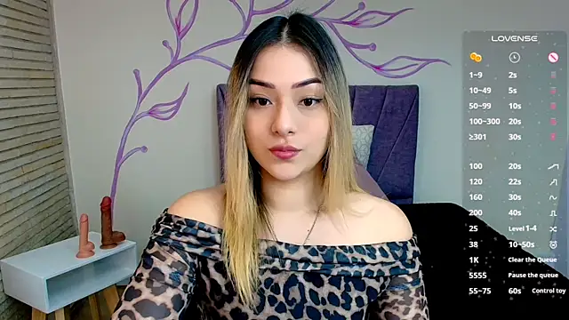 Snapshot of DahliaMoore chatting on December 8, 2024, 12:08 pm DahliaMoore online show from December 8, 2024, 12:08 pm