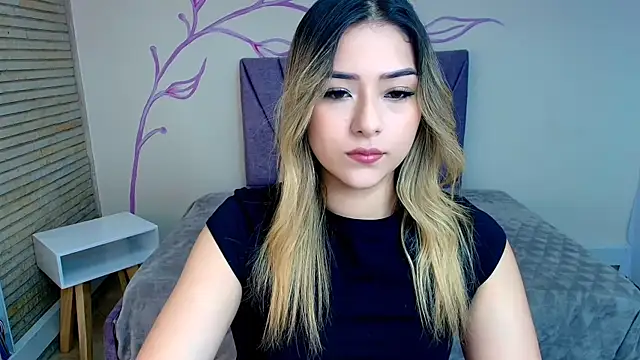 Snapshot of DahliaMoore chatting on December 13, 2024, 12:06 pm DahliaMoore online show from December 13, 2024, 12:06 pm