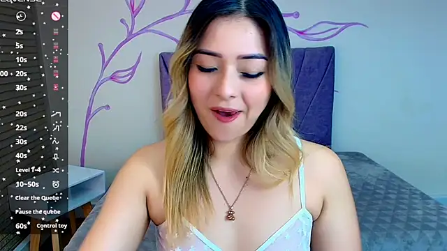 Snapshot of DahliaMoore chatting on December 14, 2024, 4:31 pm DahliaMoore online show from December 14, 2024, 4:31 pm