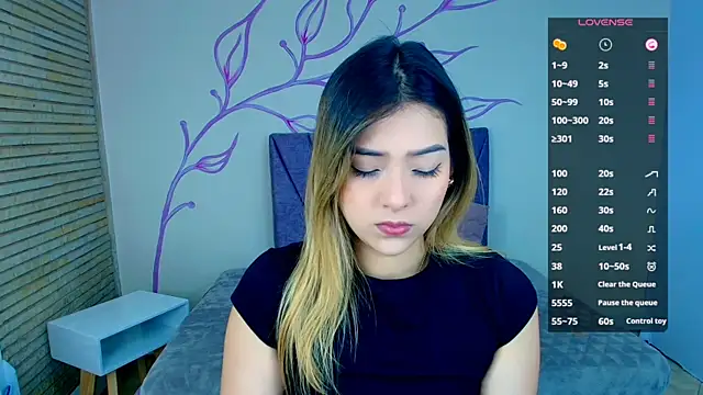 Snapshot of DahliaMoore chatting on December 21, 2024, 1:21 pm DahliaMoore online show from December 21, 2024, 1:21 pm