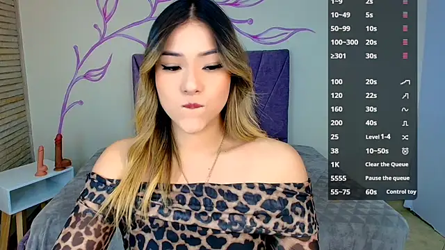 Snapshot of DahliaMoore chatting on December 22, 2024, 3:33 am DahliaMoore online show from December 22, 2024, 3:33 am