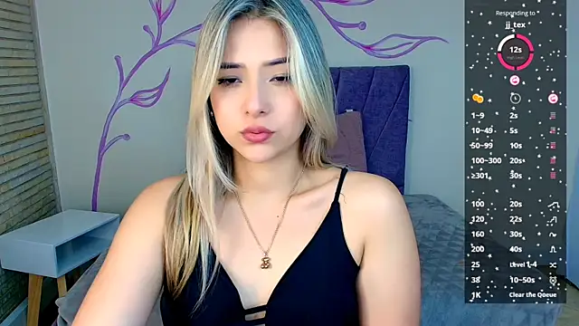 Snapshot of DahliaMoore chatting on December 24, 2024, 6:17 pm DahliaMoore online show from December 24, 2024, 6:17 pm