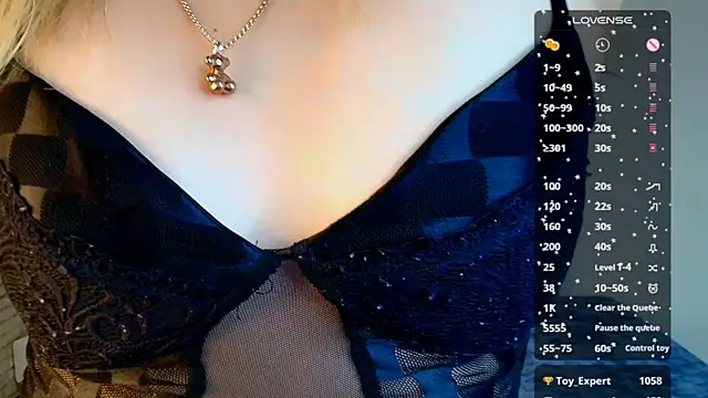Snapshot of DahliaMoore chatting on January 4, 2025, 10:34 pm DahliaMoore online show from January 4, 2025, 10:34 pm