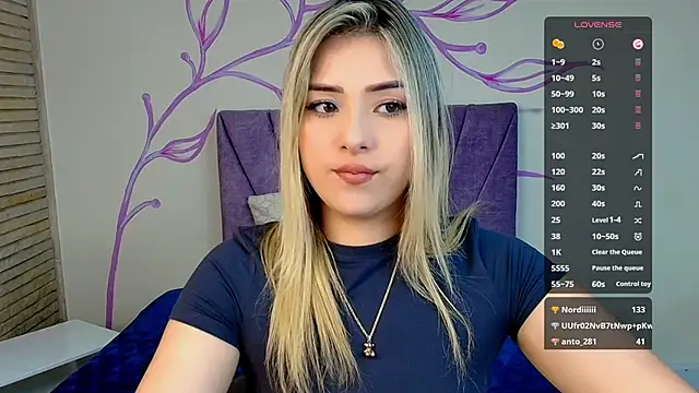 Snapshot of DahliaMoore chatting on January 14, 2025, 10:34 pm DahliaMoore online show from January 14, 2025, 10:34 pm