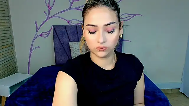 Snapshot of DahliaMoore chatting on January 17, 2025, 7:38 pm DahliaMoore online show from January 17, 2025, 7:38 pm