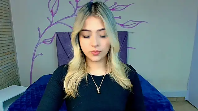 Snapshot of DahliaMoore chatting on January 23, 2025, 7:51 pm DahliaMoore online show from January 23, 2025, 7:51 pm