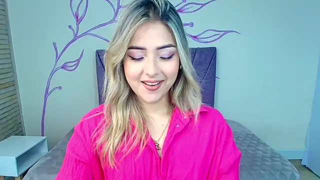 Snapshot of DahliaMoore chatting on February 8, 2025, 8:10 pm DahliaMoore online show from February 8, 2025, 8:10 pm