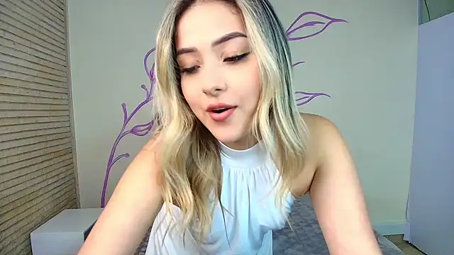 Snapshot of DahliaMoore chatting on February 13, 2025, 10:54 pm DahliaMoore online show from February 13, 2025, 10:54 pm