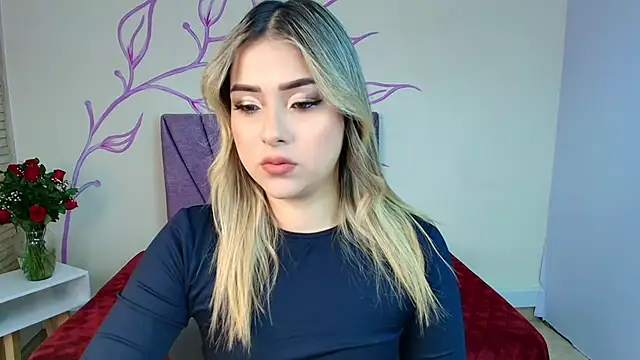 Snapshot of DahliaMoore chatting on February 20, 2025, 7:41 pm DahliaMoore online show from February 20, 2025, 7:41 pm