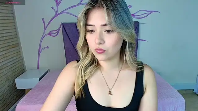 Snapshot of DahliaMoore chatting on February 27, 2025, 8:09 pm DahliaMoore online show from February 27, 2025, 8:09 pm