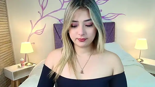 Snapshot of DahliaMoore chatting on March 7, 2025, 8:22 pm DahliaMoore online show from March 7, 2025, 8:22 pm