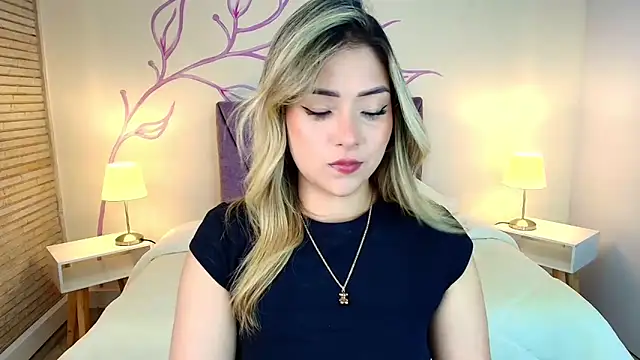 Snapshot of DahliaMoore chatting on March 23, 2025, 12:47 am DahliaMoore online show from March 23, 2025, 12:47 am