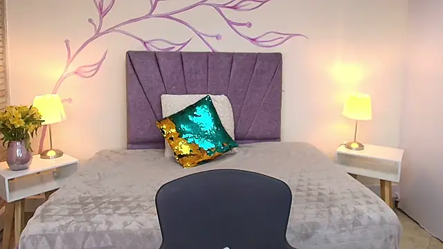 Snapshot of DahliaMoore chatting on September 17, 2025, 8:43 pm DahliaMoore online show from September 17, 2025, 8:43 pm