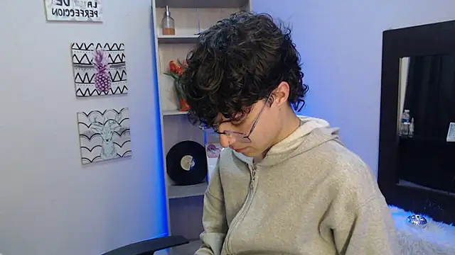 Snapshot of Jeam_hot chatting on January 13, 2025, 10:35 pm Jeam hot online show from January 13, 2025, 10:35 pm