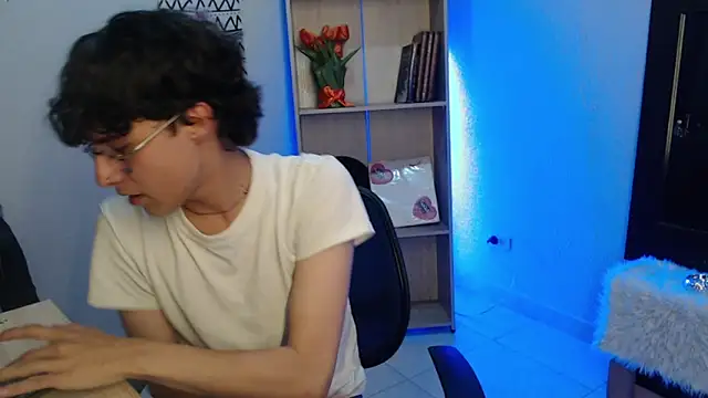 Snapshot of Jeam_hot chatting on January 21, 2025, 12:36 am Jeam hot online show from January 21, 2025, 12:36 am