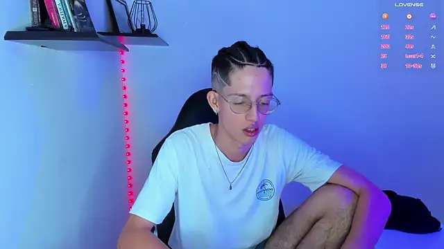 Snapshot of manu_vera chatting on January 11, 2025, 2:09 am manu vera online show from January 11, 2025, 2:09 am