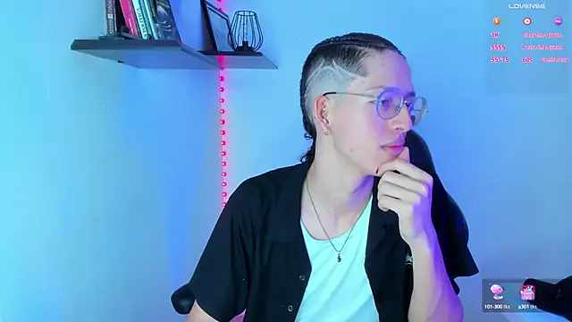 Snapshot of manu_vera chatting on January 11, 2025, 8:21 pm manu vera online show from January 11, 2025, 8:21 pm