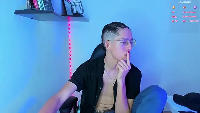 Snapshot of manu_vera chatting on January 11, 2025, 11:24 pm manu vera online show from January 11, 2025, 11:24 pm