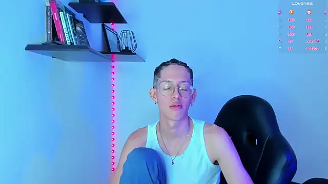 Snapshot of manu_vera chatting on January 12, 2025, 2:24 am manu vera online show from January 12, 2025, 2:24 am