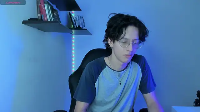 Snapshot of manu_vera chatting on February 14, 2025, 7:44 pm manu vera online show from February 14, 2025, 7:44 pm