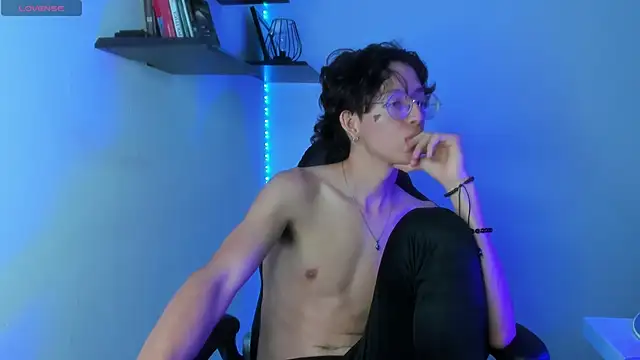 Snapshot of manu_vera chatting on February 15, 2025, 1:53 am manu vera online show from February 15, 2025, 1:53 am