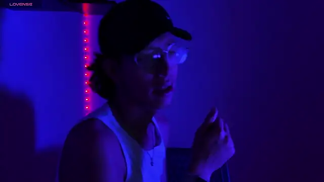 Snapshot of manu_vera chatting on February 18, 2025, 1:00 pm manu vera online show from February 18, 2025, 1:00 pm