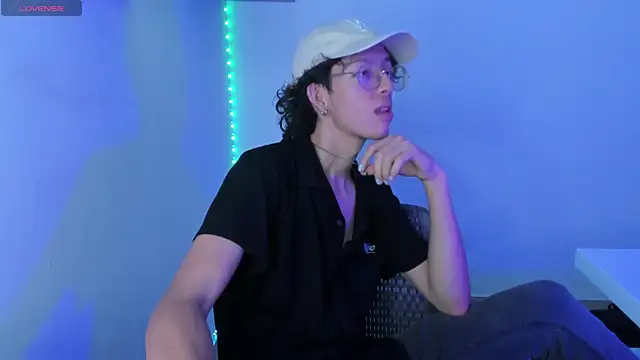 Snapshot of manu_vera chatting on February 26, 2025, 7:38 pm manu vera online show from February 26, 2025, 7:38 pm