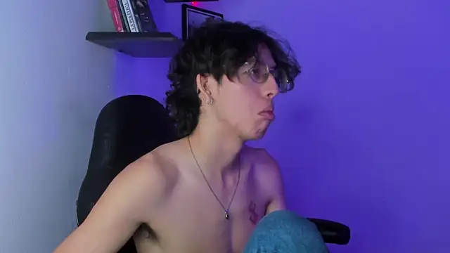 Snapshot of manu_vera chatting on March 2, 2025, 10:48 pm manu vera online show from March 2, 2025, 10:48 pm